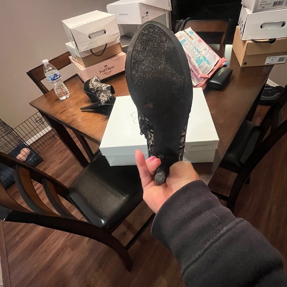 Unique Jessica Simpson heel - Picture 3 of 4